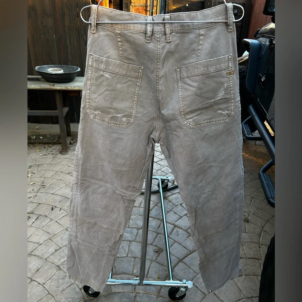 DIESEL D-AZERR JOGG pants, beige size 31 - Picture 3 of 3